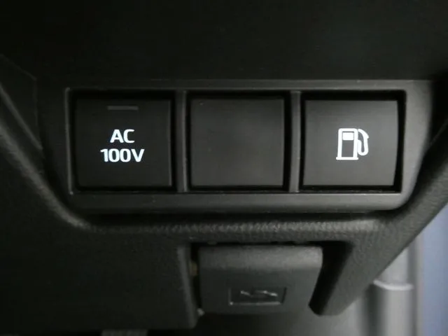 プリウス（トヨタ）の車両写真