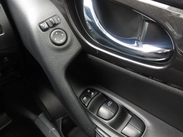 エクストレイル　ハイブリッド　４ＷＤ（ニッサン）の車両写真