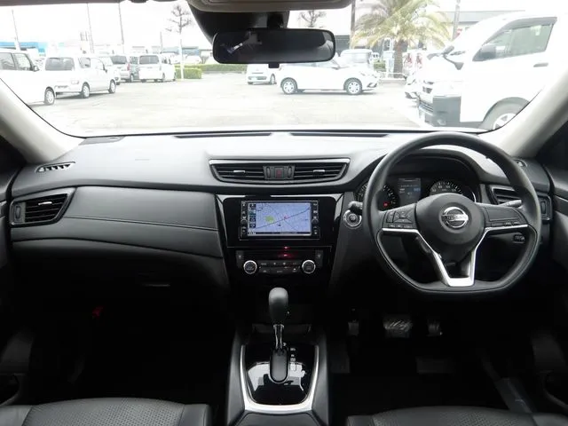 エクストレイル　ハイブリッド　４ＷＤ（ニッサン）の車両写真