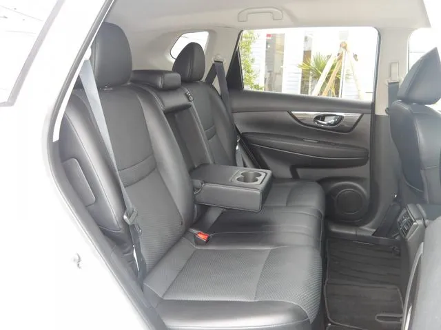 エクストレイル　ハイブリッド　４ＷＤ（ニッサン）の車両写真