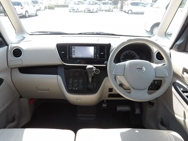 デイズ　ルークス（ニッサン）の車両写真