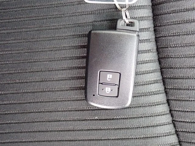 トヨタ　プリウス　アルファ