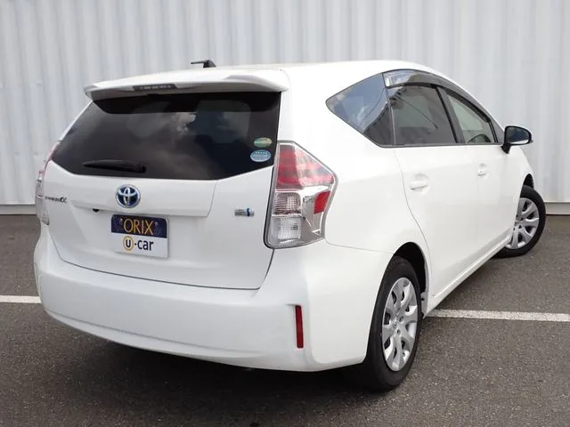 トヨタ　プリウス　アルファ