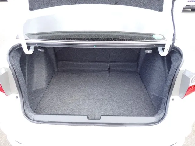 グレイス　ハイブリッド（ホンダ）の車両写真