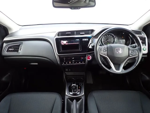 グレイス　ハイブリッド（ホンダ）の車両写真