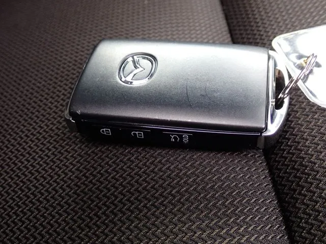 MAZDA3 セダン(マツダ)の車両写真