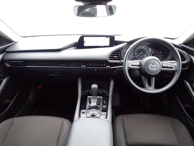 MAZDA3 セダン(マツダ)の車両写真