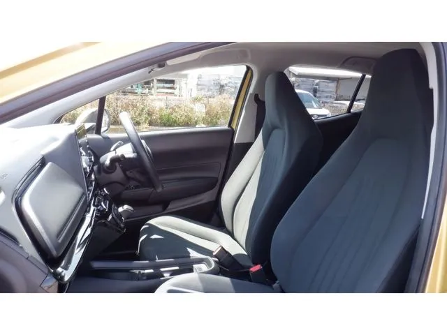 アクア（トヨタ）の車両写真