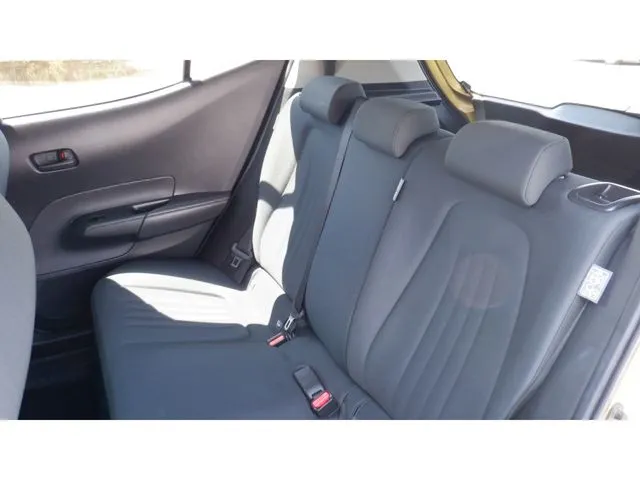 アクア（トヨタ）の車両写真