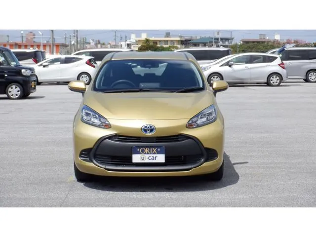 アクア（トヨタ）の車両写真