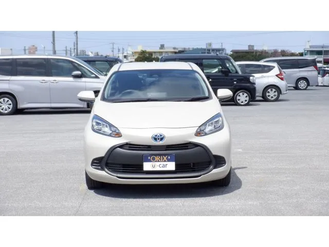 アクア（トヨタ）の車両写真