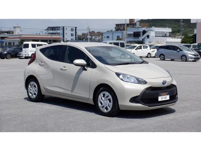 アクア（トヨタ）の車両写真