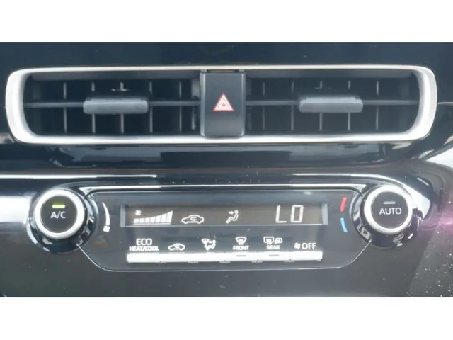 アクア（トヨタ）の車両写真