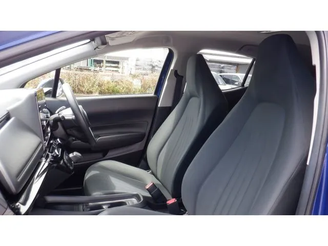 アクア（トヨタ）の車両写真