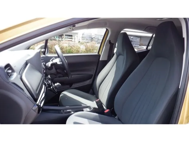 アクア（トヨタ）の車両写真