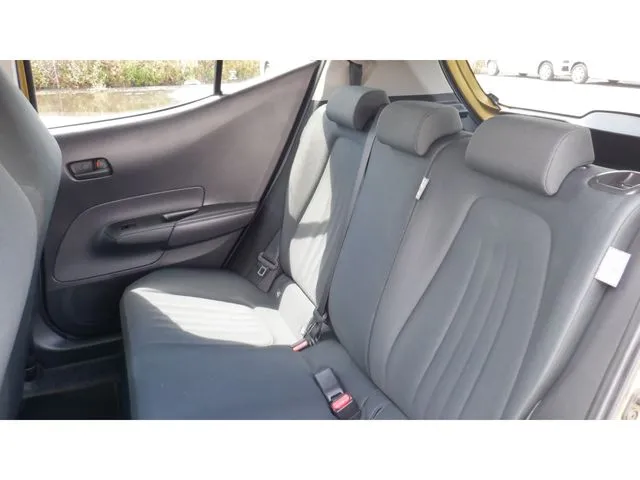 アクア（トヨタ）の車両写真