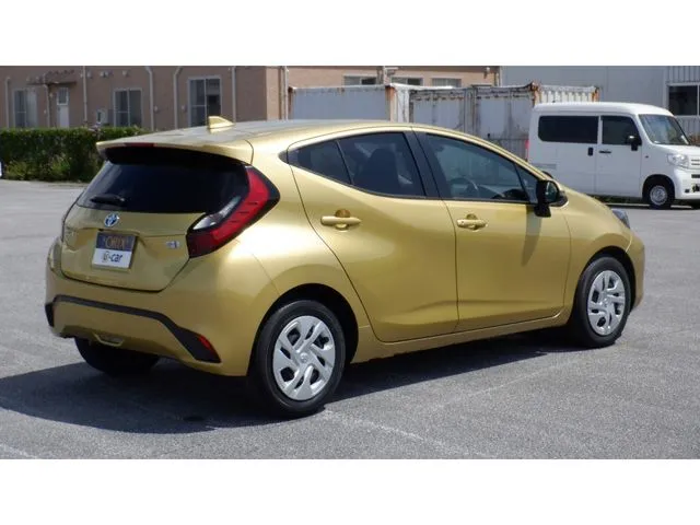 アクア（トヨタ）の車両写真