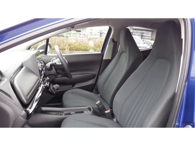 アクア（トヨタ）の車両写真