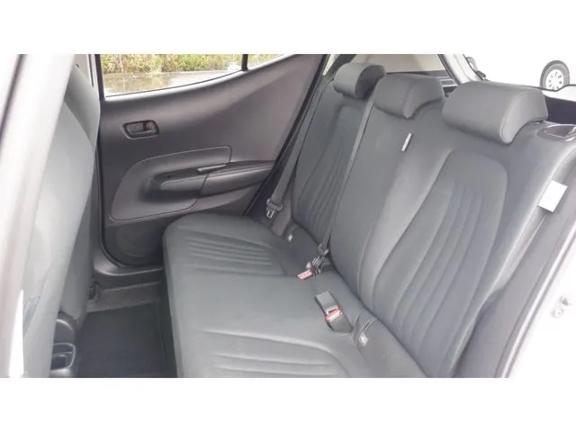 アクア（トヨタ）の車両写真