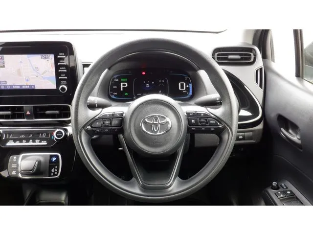 アクア（トヨタ）の車両写真