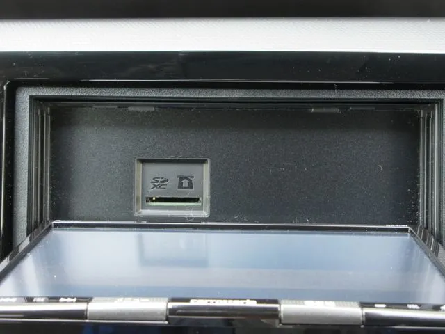 フィット e:HEV 4WD(ホンダ)の車両写真