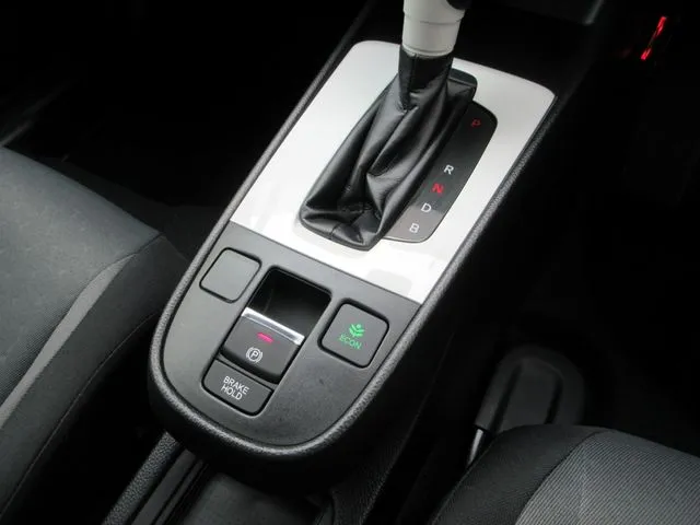 フィット e:HEV 4WD(ホンダ)の車両写真