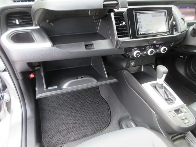 フィット e:HEV 4WD(ホンダ)の車両写真