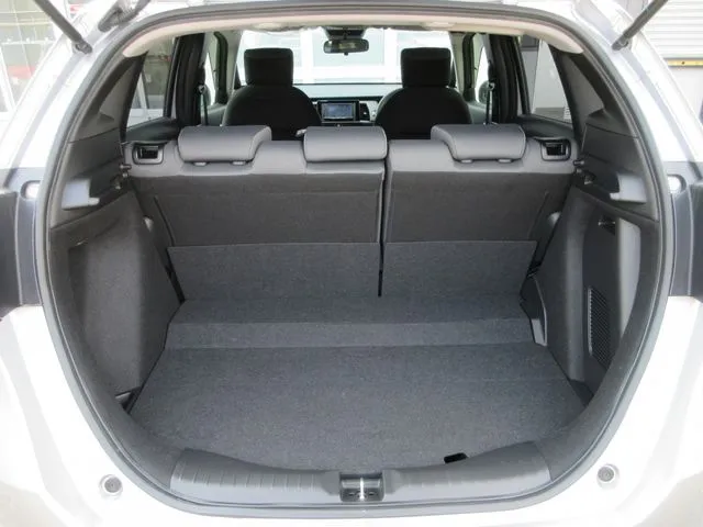 フィット e:HEV 4WD(ホンダ)の車両写真