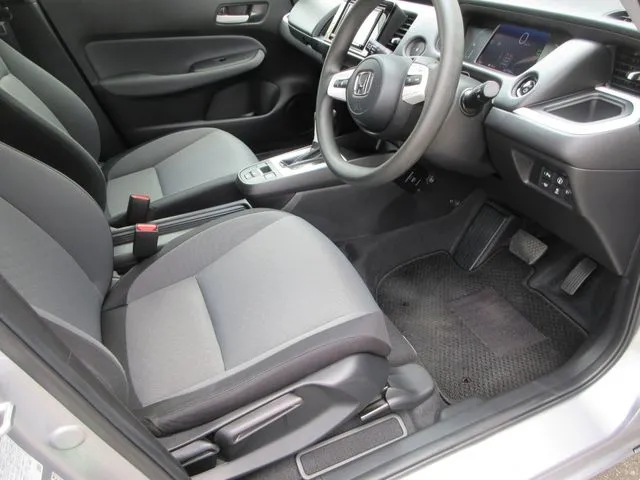 フィット e:HEV 4WD(ホンダ)の車両写真