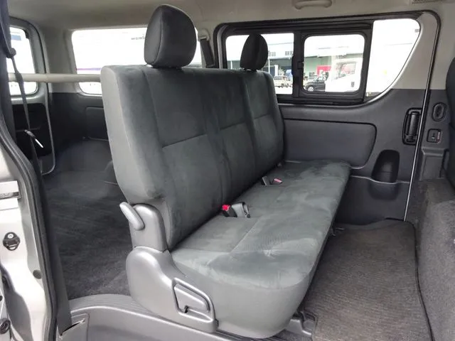 ハイエースバン　２ＷＤ（トヨタ）の車両写真