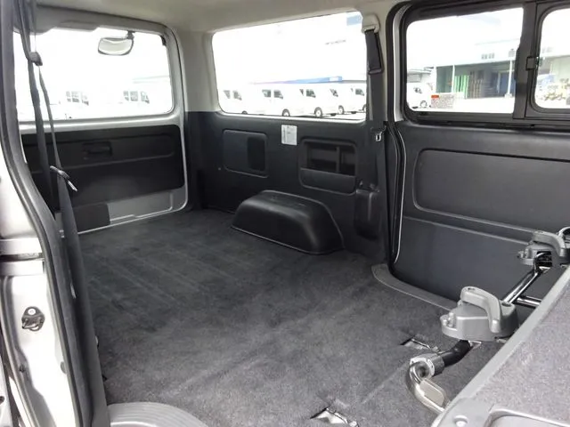 ハイエースバン　２ＷＤ（トヨタ）の車両写真
