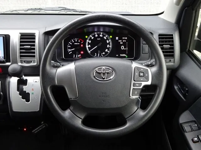 ハイエースバン　２ＷＤ（トヨタ）の車両写真