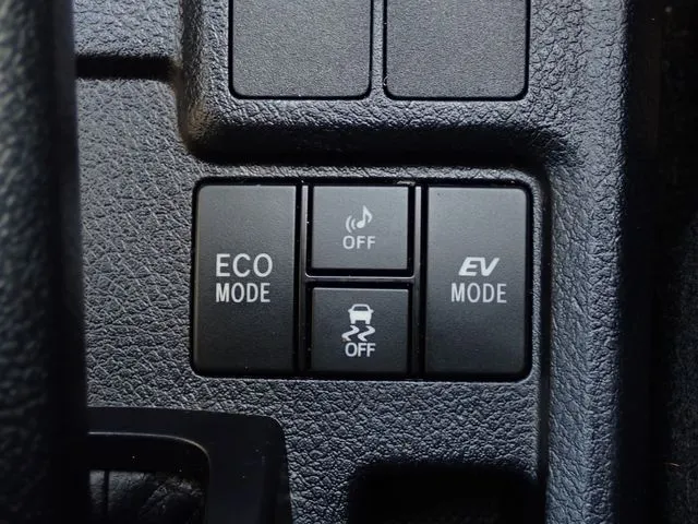 カローラフィールダー　ハイブリッド（トヨタ）の車両写真