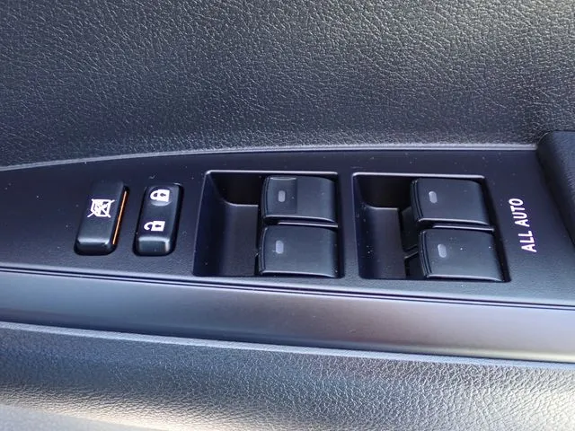 カローラフィールダー　ハイブリッド（トヨタ）の車両写真