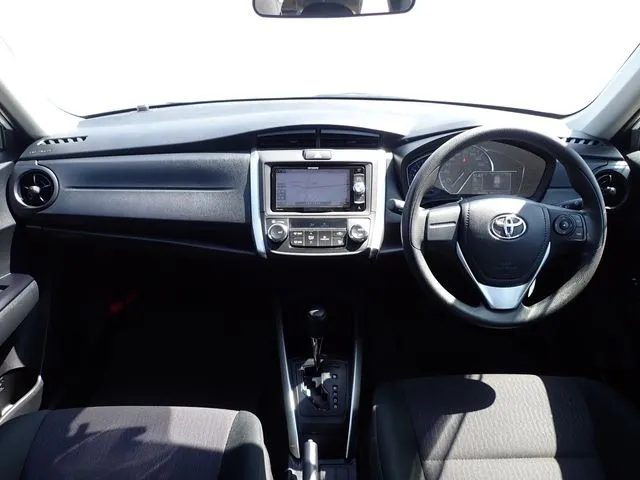 カローラフィールダー　ハイブリッド（トヨタ）の車両写真