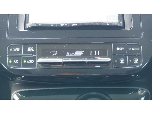 プリウス（トヨタ）の車両写真