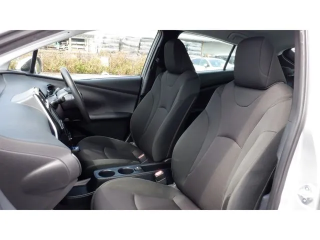 プリウス（トヨタ）の車両写真