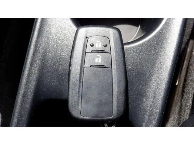 プリウス（トヨタ）の車両写真