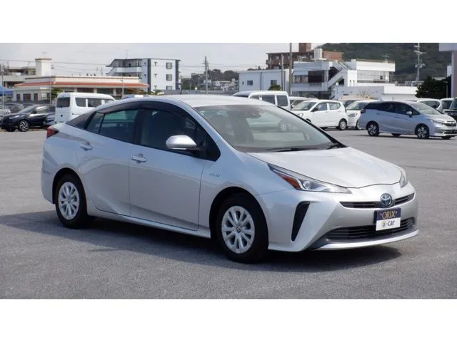 プリウス（トヨタ）の車両写真