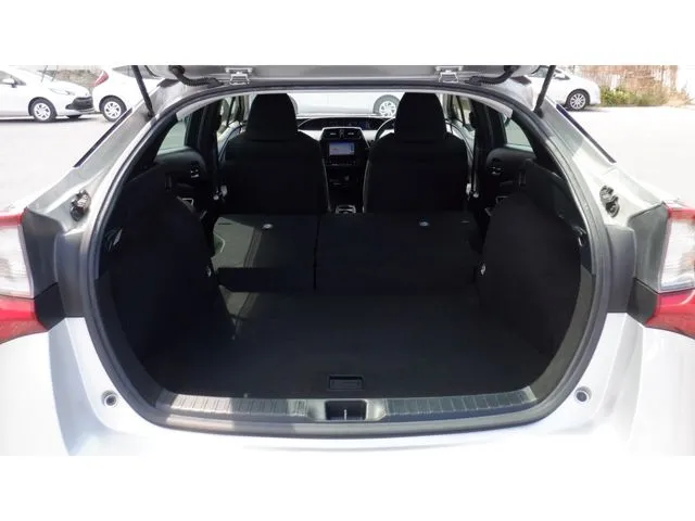 プリウス（トヨタ）の車両写真