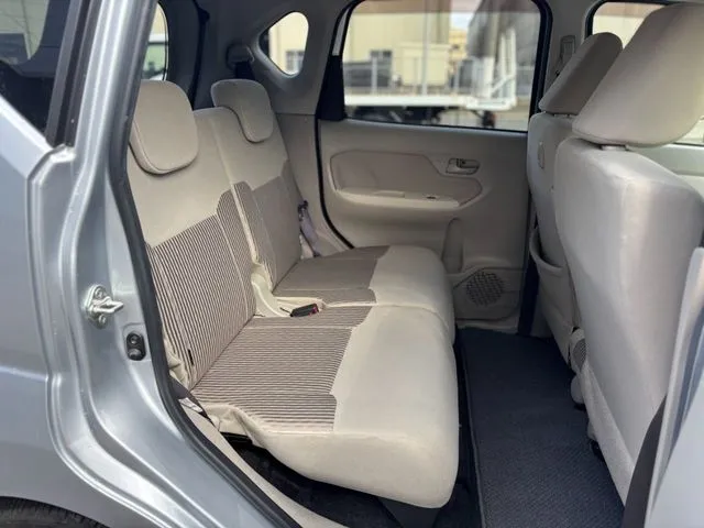 ムーヴ（ダイハツ）の車両写真