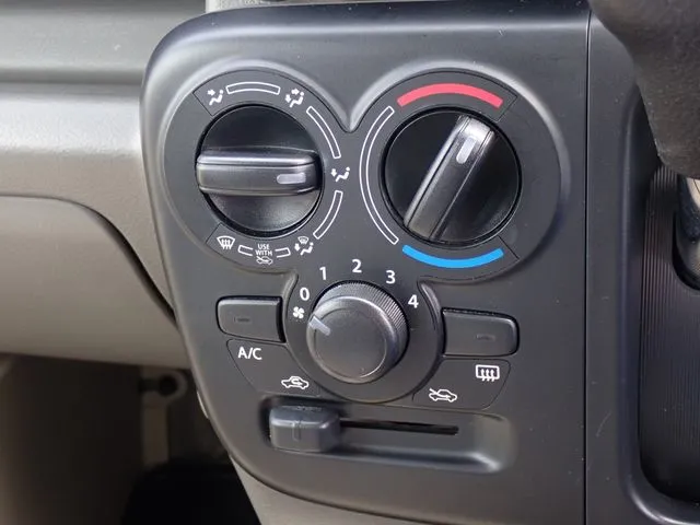 エブリイバン（スズキ）の車両写真