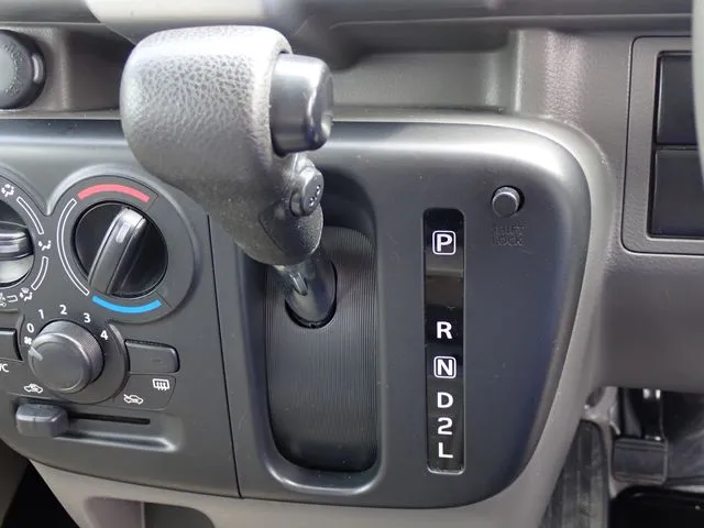 エブリイバン（スズキ）の車両写真