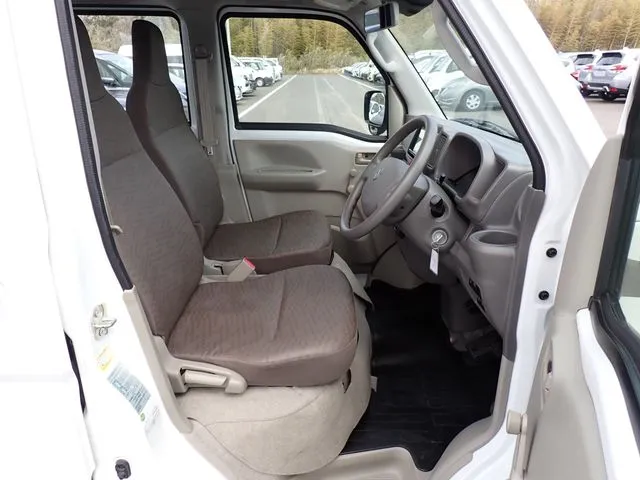 エブリイバン（スズキ）の車両写真