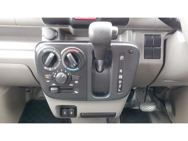 エブリイバン（スズキ）の車両写真