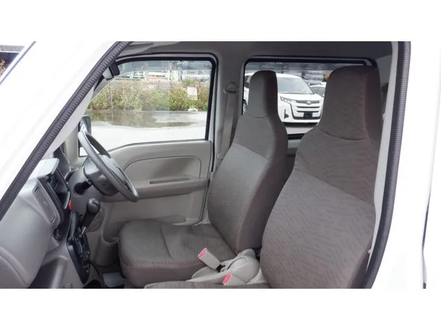 エブリイバン（スズキ）の車両写真