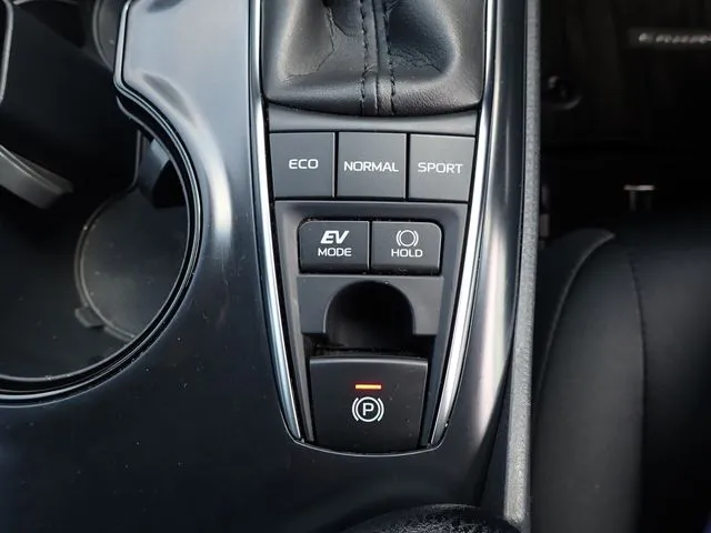 カムリ　ハイブリッド（トヨタ）の車両写真