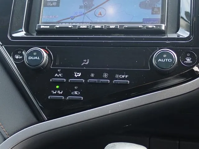 カムリ　ハイブリッド（トヨタ）の車両写真