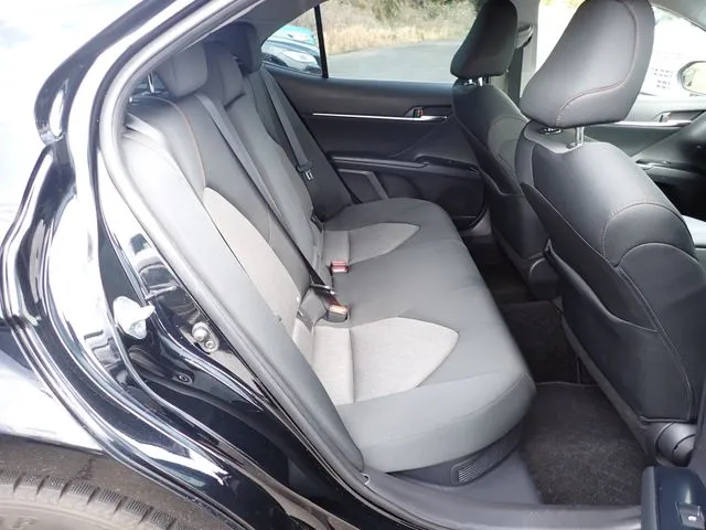 カムリ　ハイブリッド（トヨタ）の車両写真