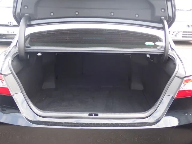 カムリ　ハイブリッド（トヨタ）の車両写真